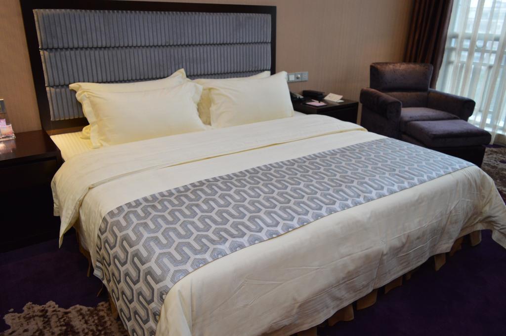 Aimoer Hotel 포산 시 객실 사진
